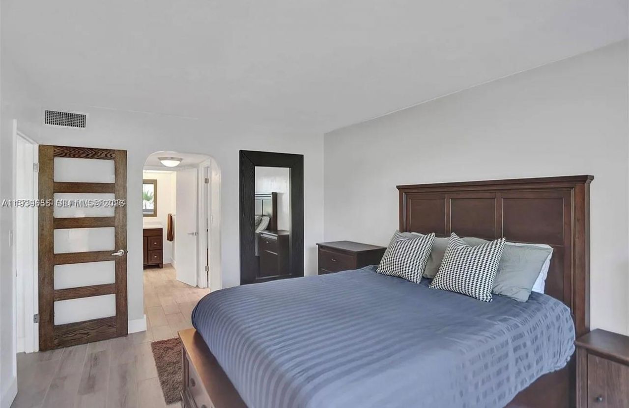 6060 S Falls Cir Dr, Unit 205, Lauderhill, FL 33319 Photo