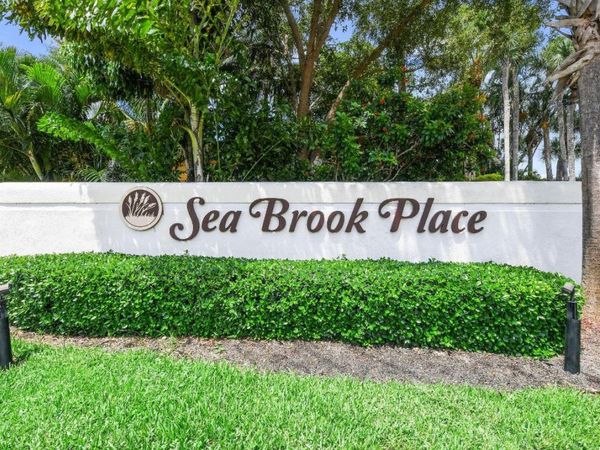 170 Seabreeze Circle, Jupiter, FL 33477