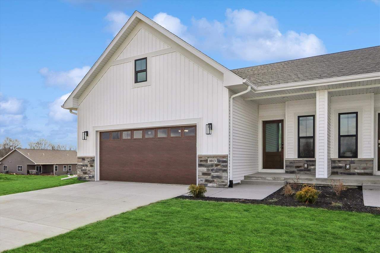 1013 Highland Trl, Solon, IA 52333 Main Photo