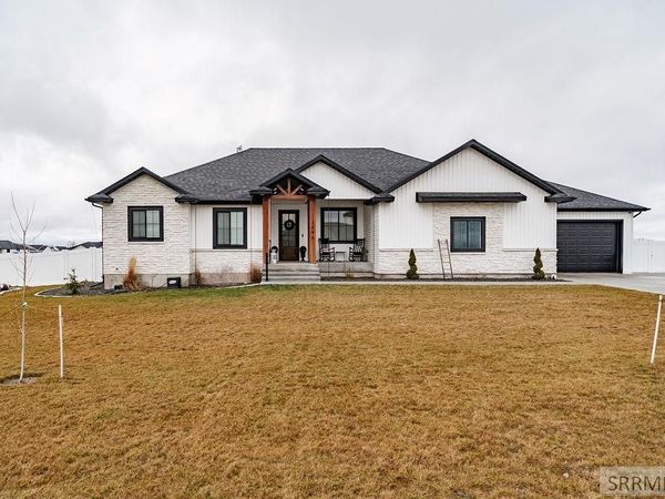 1596 N 845 E, SHELLEY, ID 83274