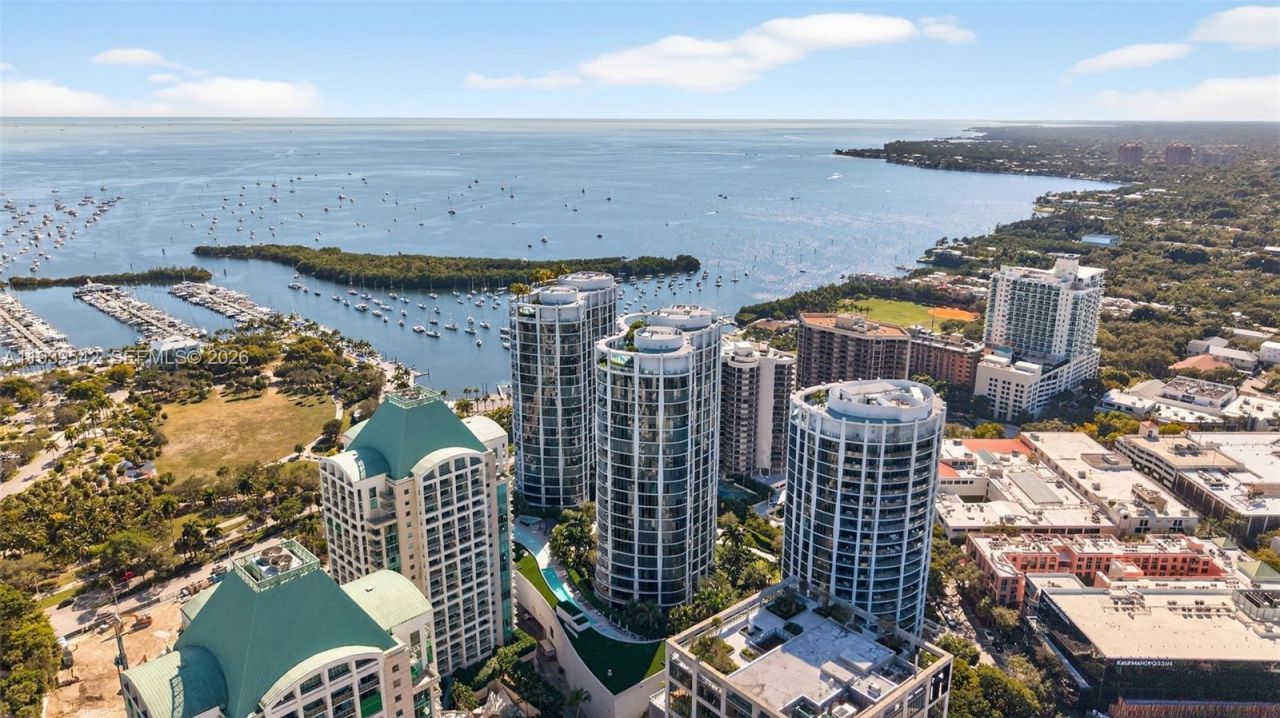 2821 S Bayshore Dr, Unit 19B, Miami, FL 33133 Photo