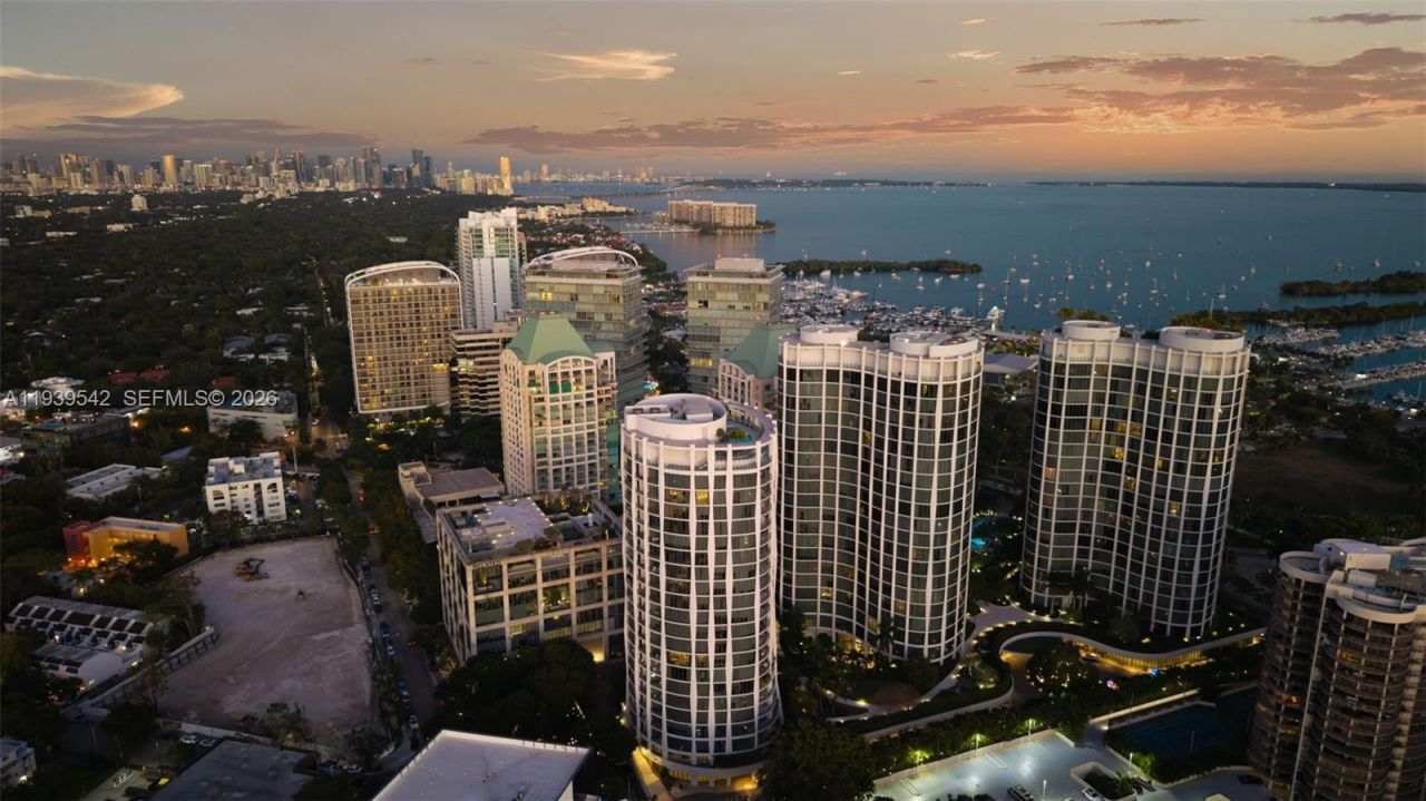 2821 S Bayshore Dr, Unit 19B, Miami, FL 33133 Photo