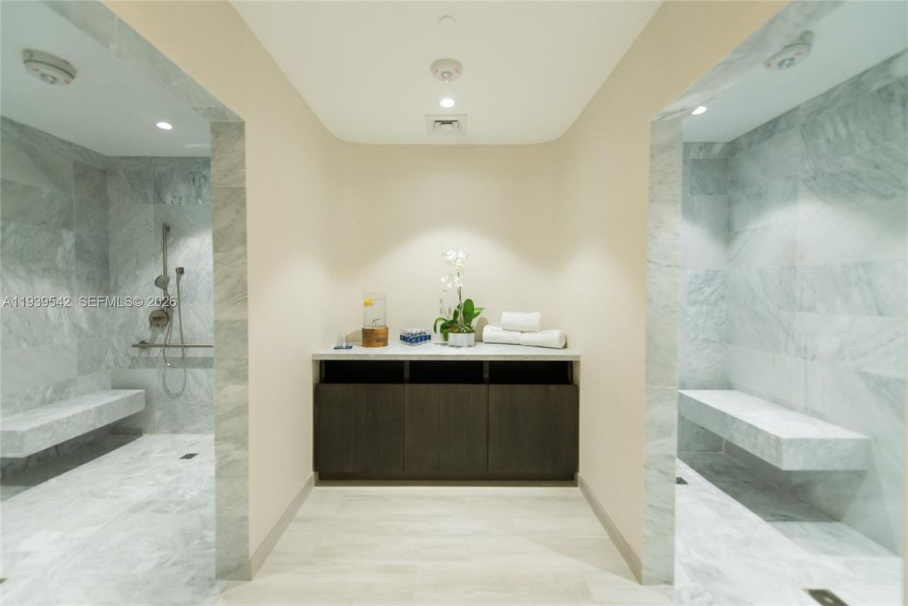 2821 S Bayshore Dr, Unit 19B, Miami, FL 33133 Photo