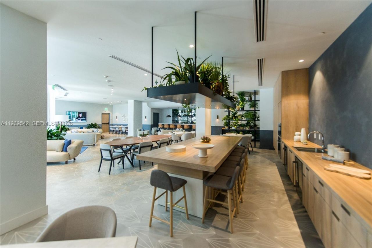 2821 S Bayshore Dr, Unit 19B, Miami, FL 33133 Photo