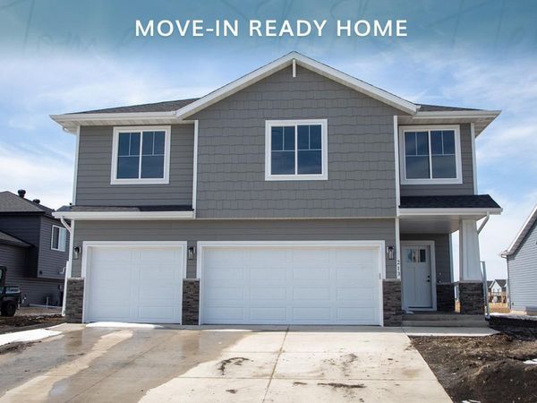 213 Lionheart Drive, Horace, ND 58047