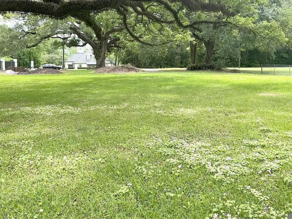 4945 Highland Rd, Baton Rouge, LA 70808