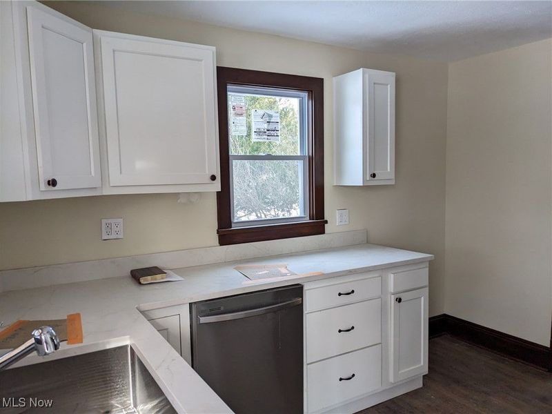 298 Substation Road, Brunswick, OH 44212 Photo 9