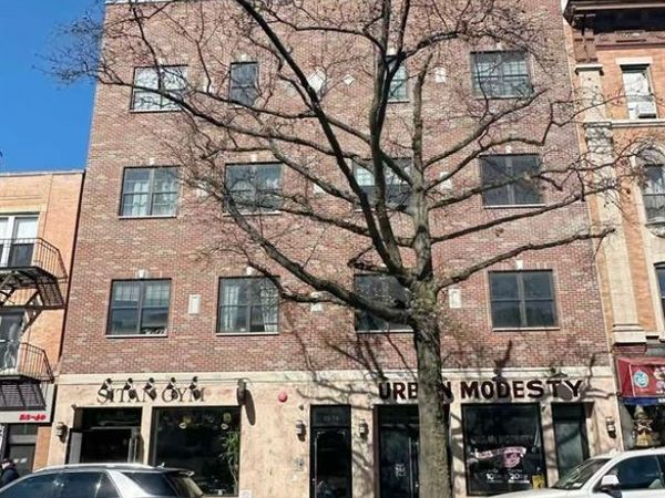 25-34 Steinway Street, Long Island City, NY 11103