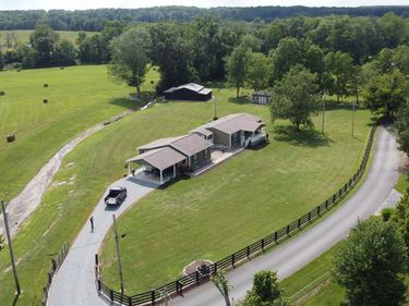 739 Old Hwy 11 , Jeffersonville, KY 40337