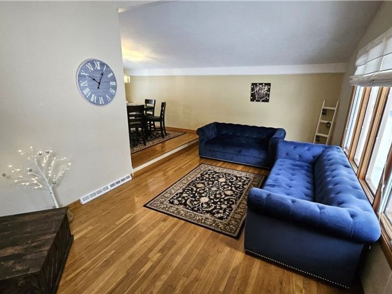 5635 Janet Boulevard, Solon, OH 44139 Photo 2