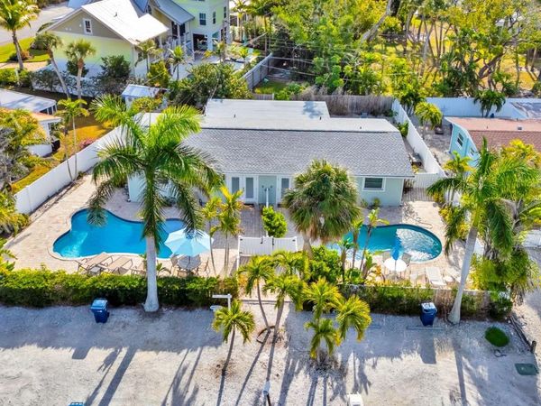 207 75TH STREET, Unit B, BRADENTON BEACH, FL 34217