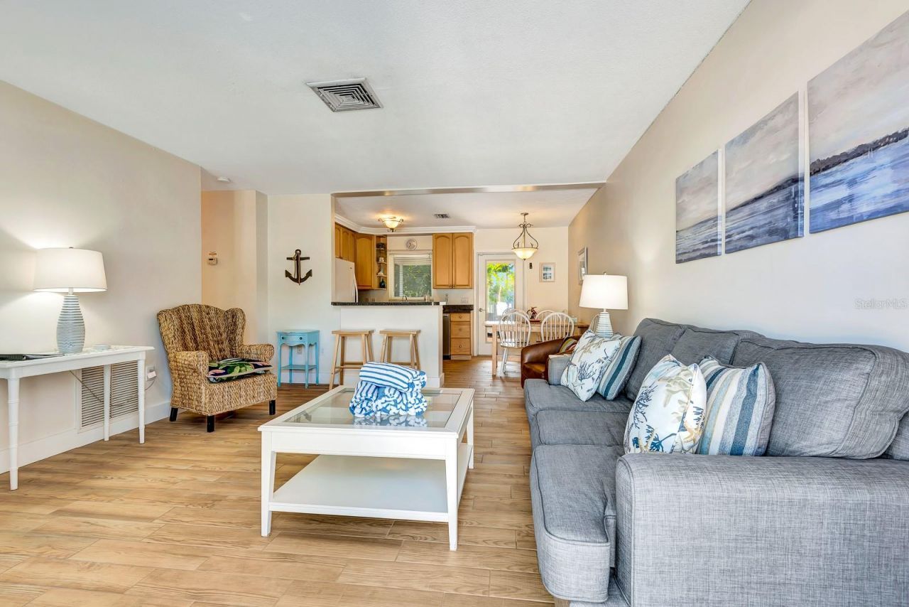 207 75th Street, Unit B, Bradenton Beach, FL 34217 Photo