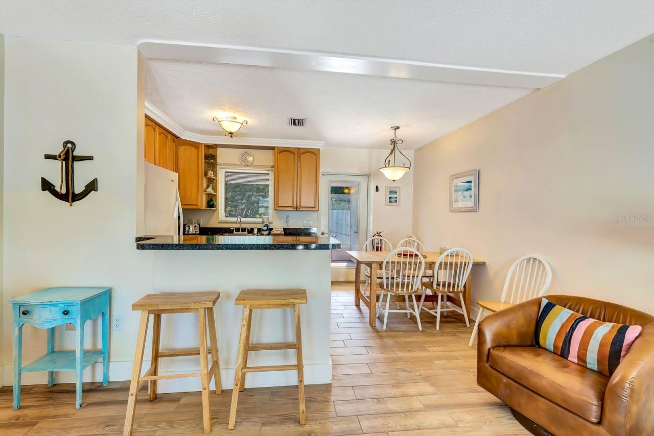 207 75th Street, Unit B, Bradenton Beach, FL 34217 Photo