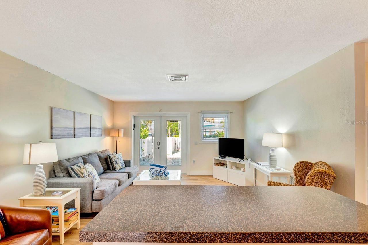 207 75th Street, Unit B, Bradenton Beach, FL 34217 Photo