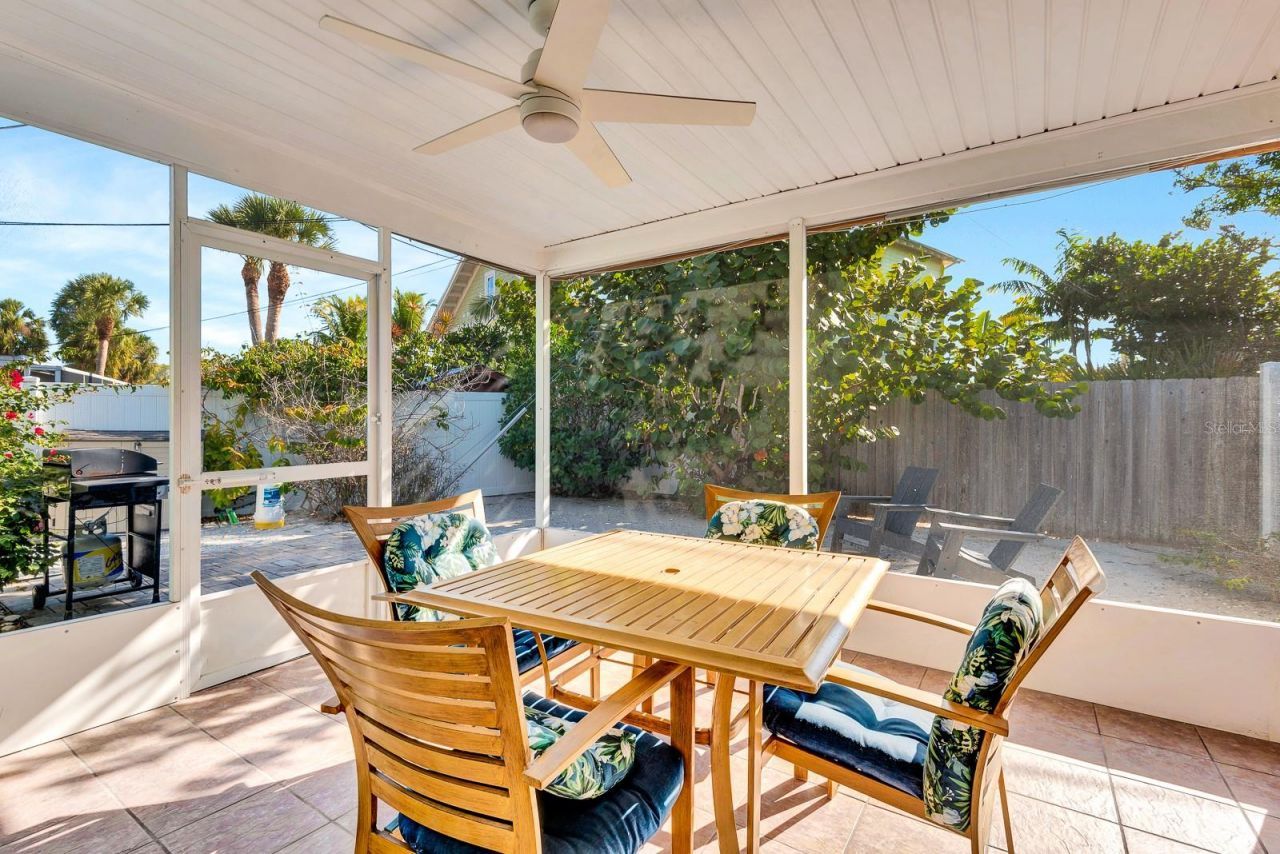 207 75th Street, Unit B, Bradenton Beach, FL 34217 Photo