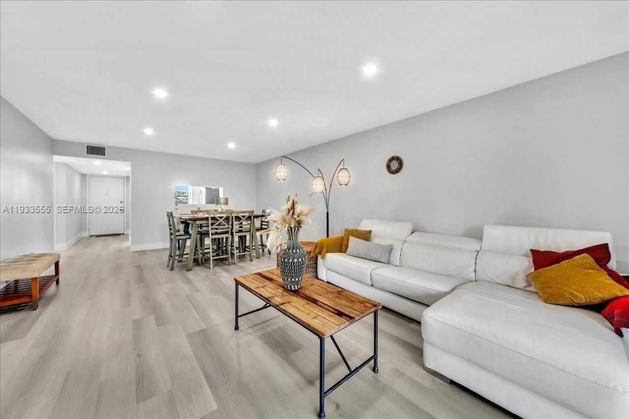 13001 SW 11th Ct, Unit 408A, Pembroke Pines, FL 33027 Photo