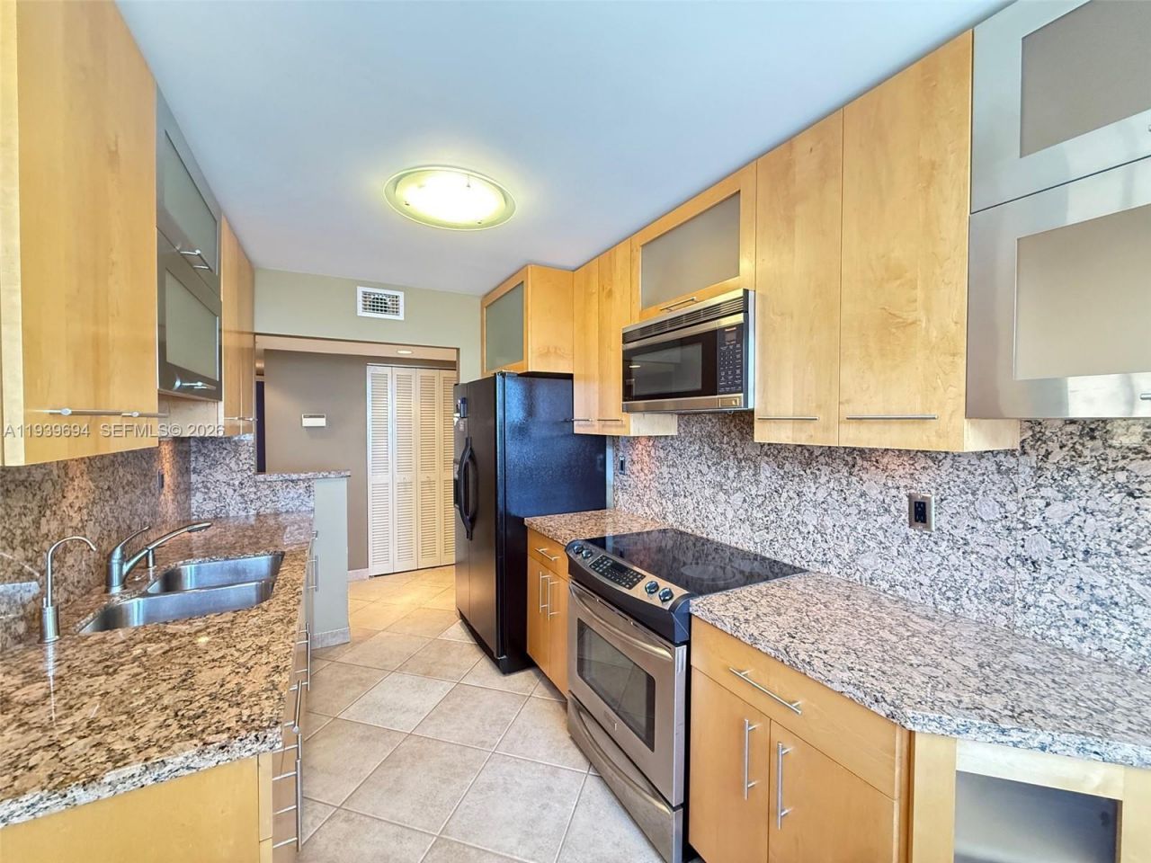 1833 S Ocean Dr, Unit 1402, Hallandale Beach, FL 33009 Photo