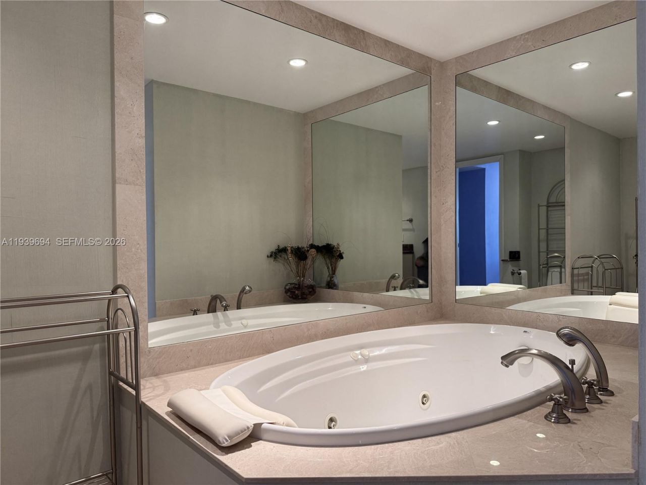 1833 S Ocean Dr, Unit 1402, Hallandale Beach, FL 33009 Photo