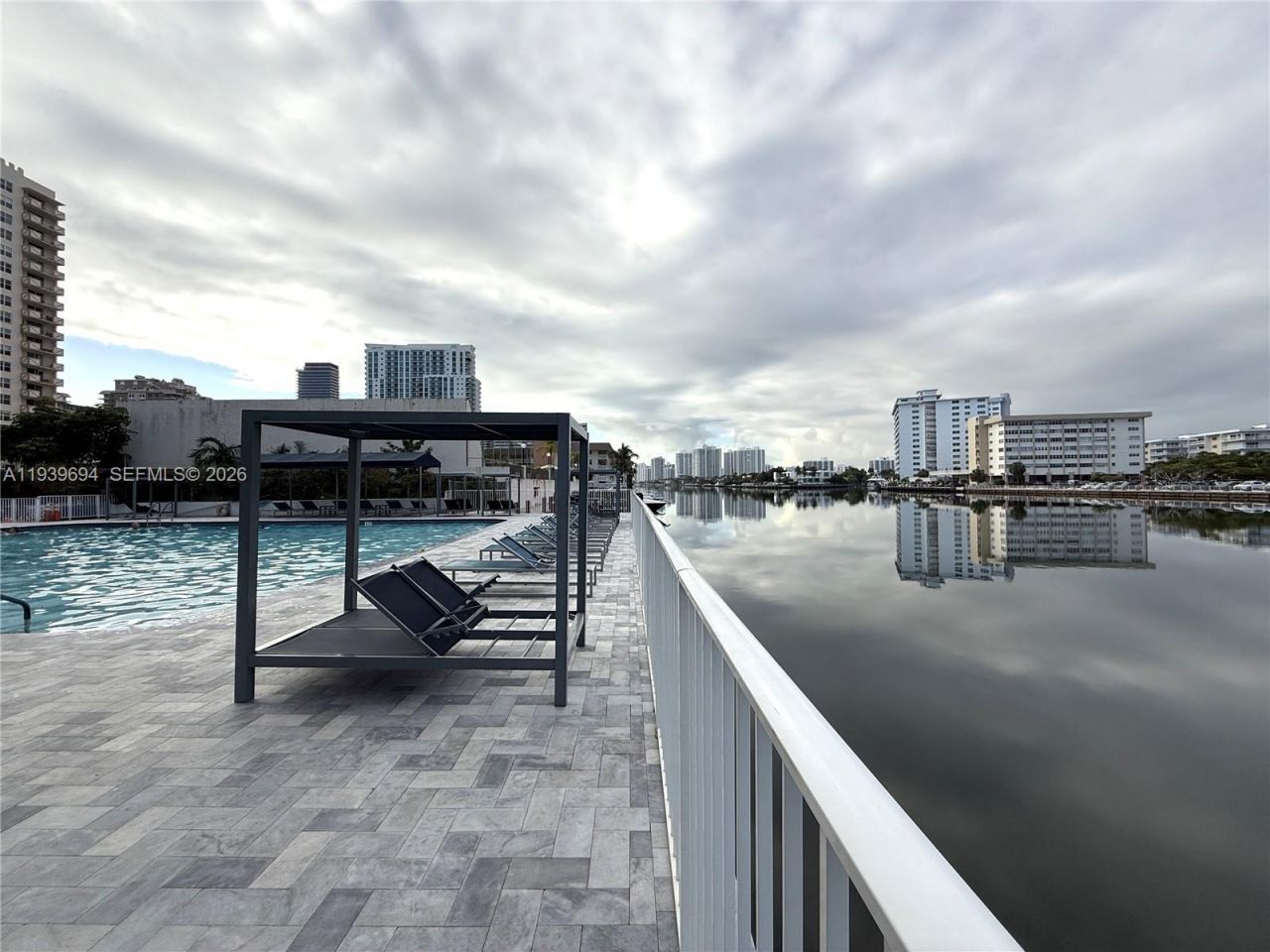 1833 S Ocean Dr, Unit 1402, Hallandale Beach, FL 33009 Photo