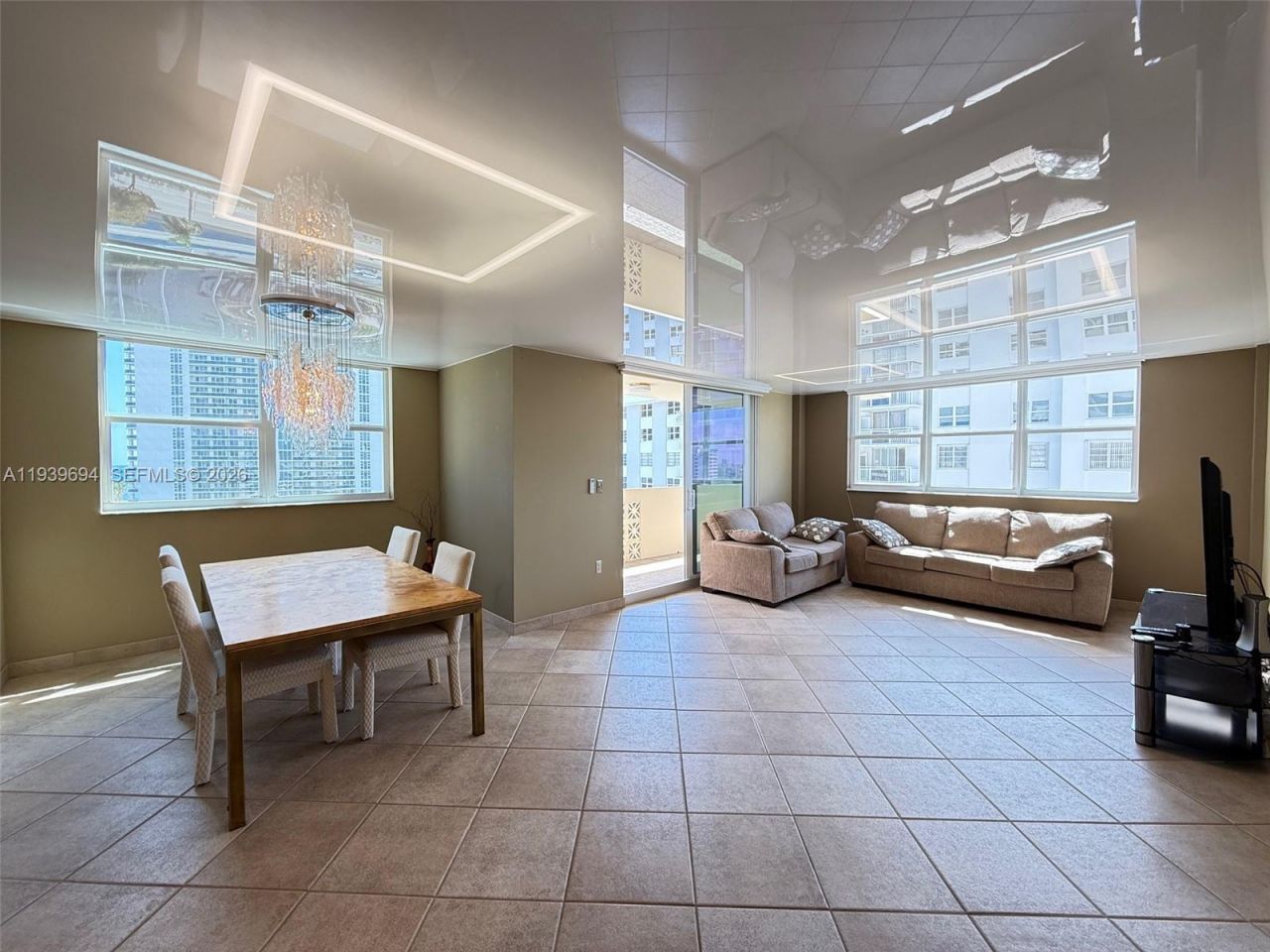 1833 S Ocean Dr, Unit 1402, Hallandale Beach, FL 33009 Photo