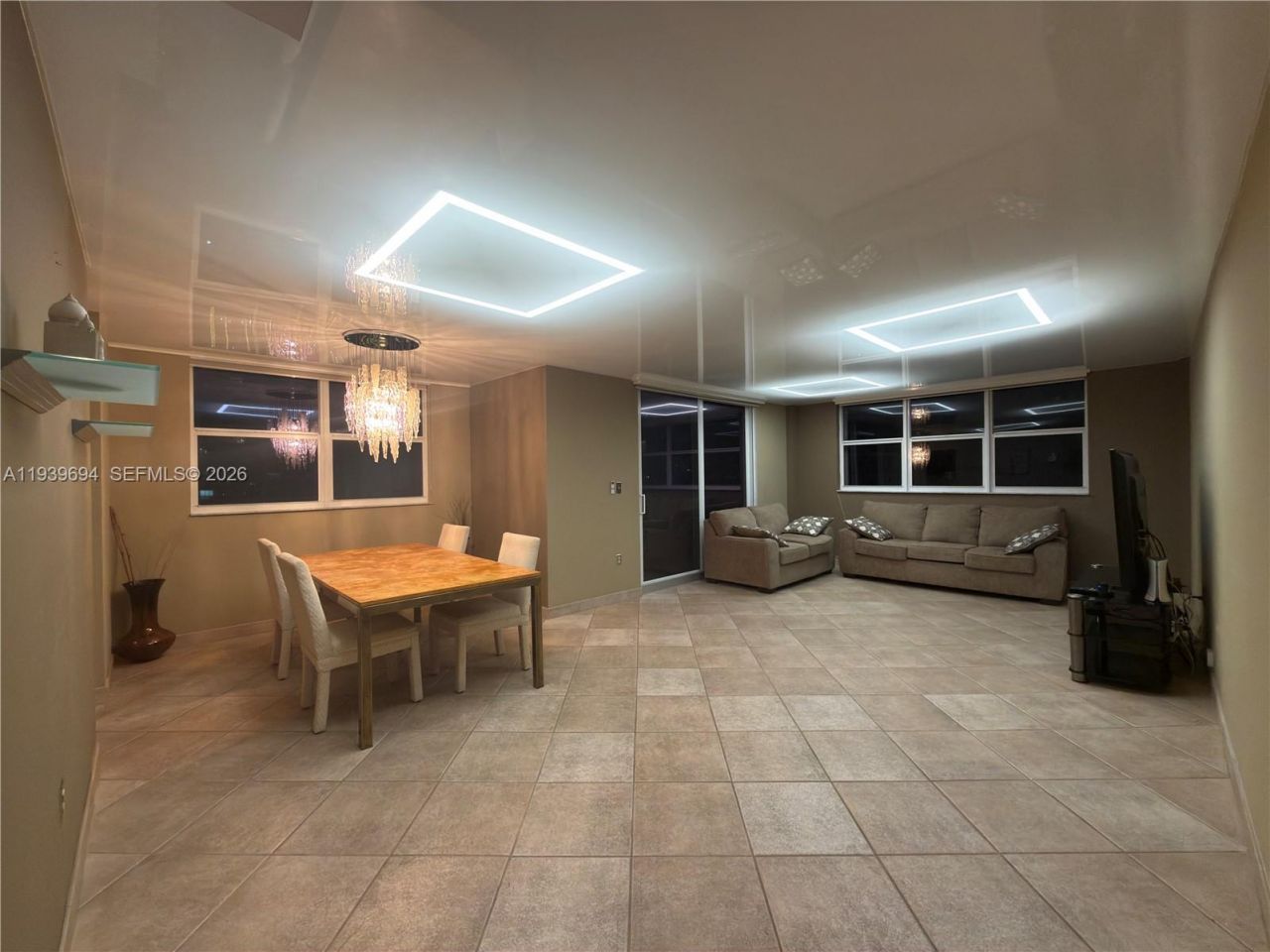 1833 S Ocean Dr, Unit 1402, Hallandale Beach, FL 33009 Photo