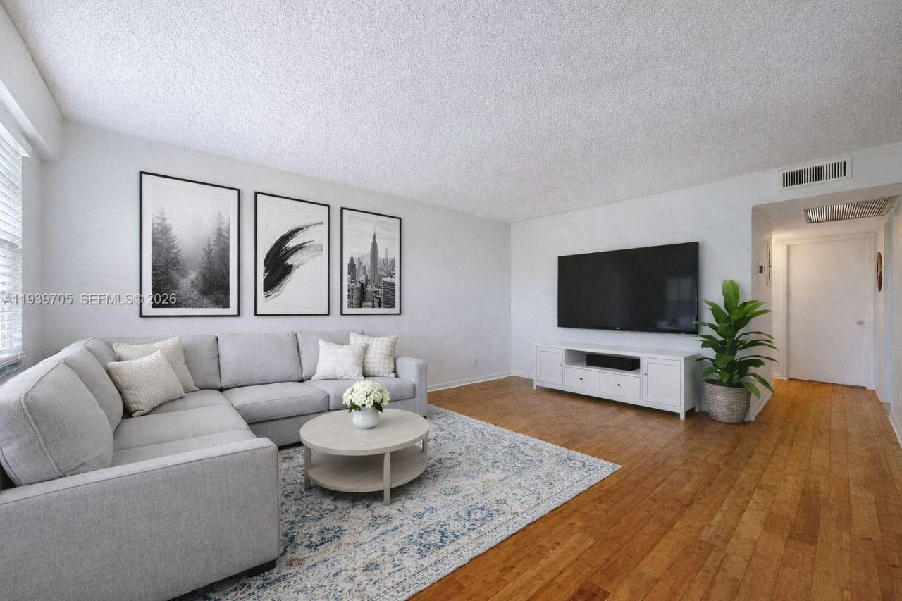 13450 SW 3rd St, Unit 408D, Pembroke Pines, FL 33027 Photo