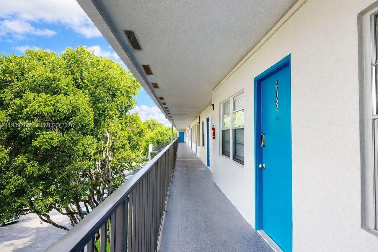 13450 SW 3rd St, Unit 408D, Pembroke Pines, FL 33027 Photo