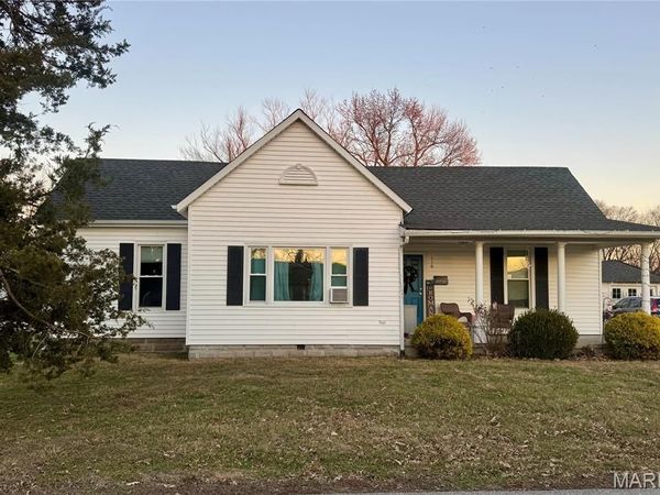 110 N Sanderson Avenue, Elsberry, MO 63343