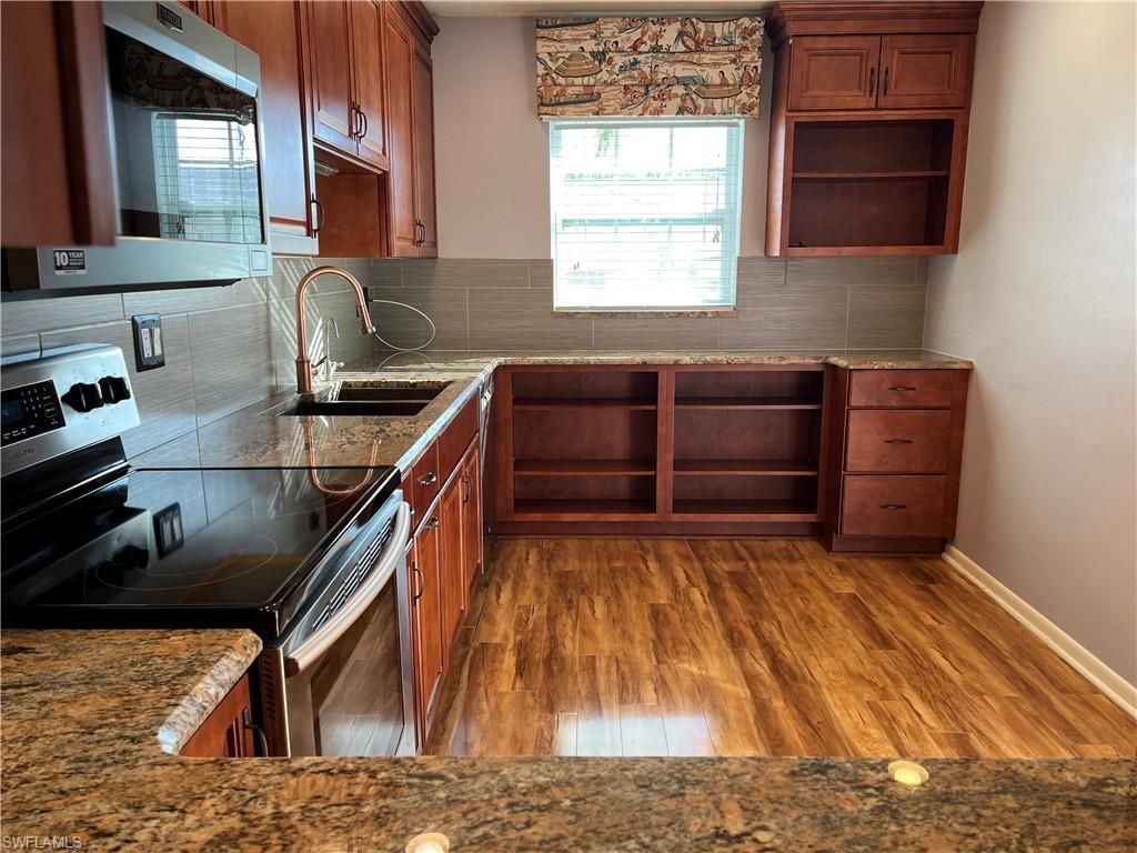 1335 Broadwater Dr, Fort Myers, FL 33919 Photo