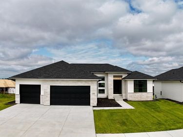 5430 N 212 Avenue, Elkhorn, NE 68022