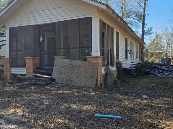 544 Lafayette Avenue, Leakesville, MS 39451