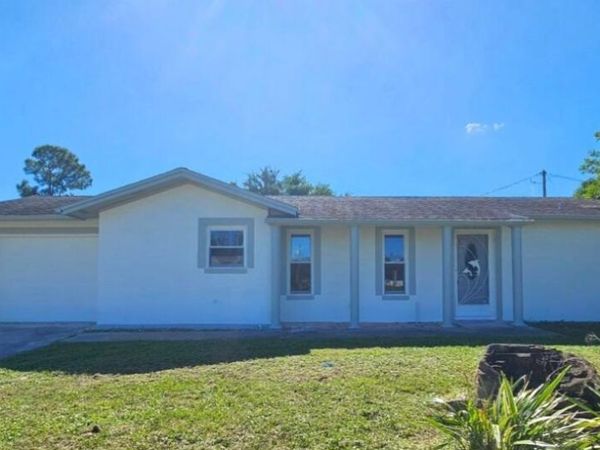 592 SW Banks Ter Terrace, Port Saint Lucie, FL 34953