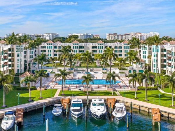 100 SE 5th Avenue, Unit 207, Boca Raton, FL 33432