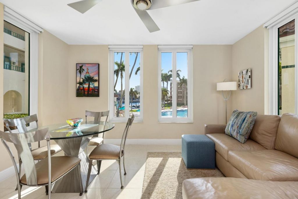 100 SE 5th Avenue, Unit 207, Boca Raton, FL 33432 Photo