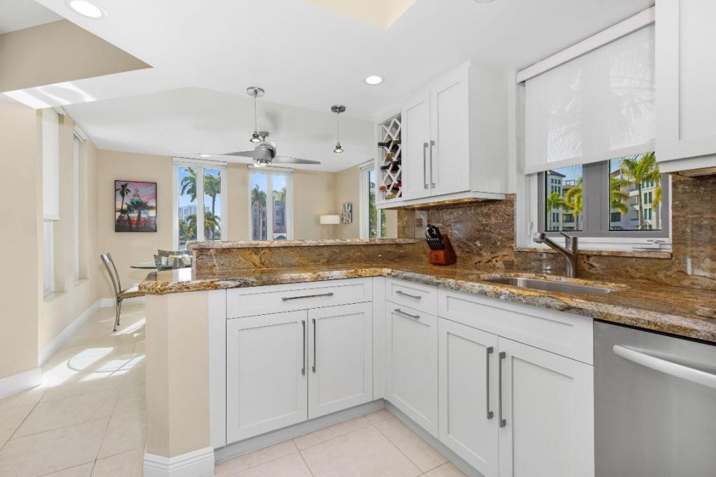 100 SE 5th Avenue, Unit 207, Boca Raton, FL 33432 Photo