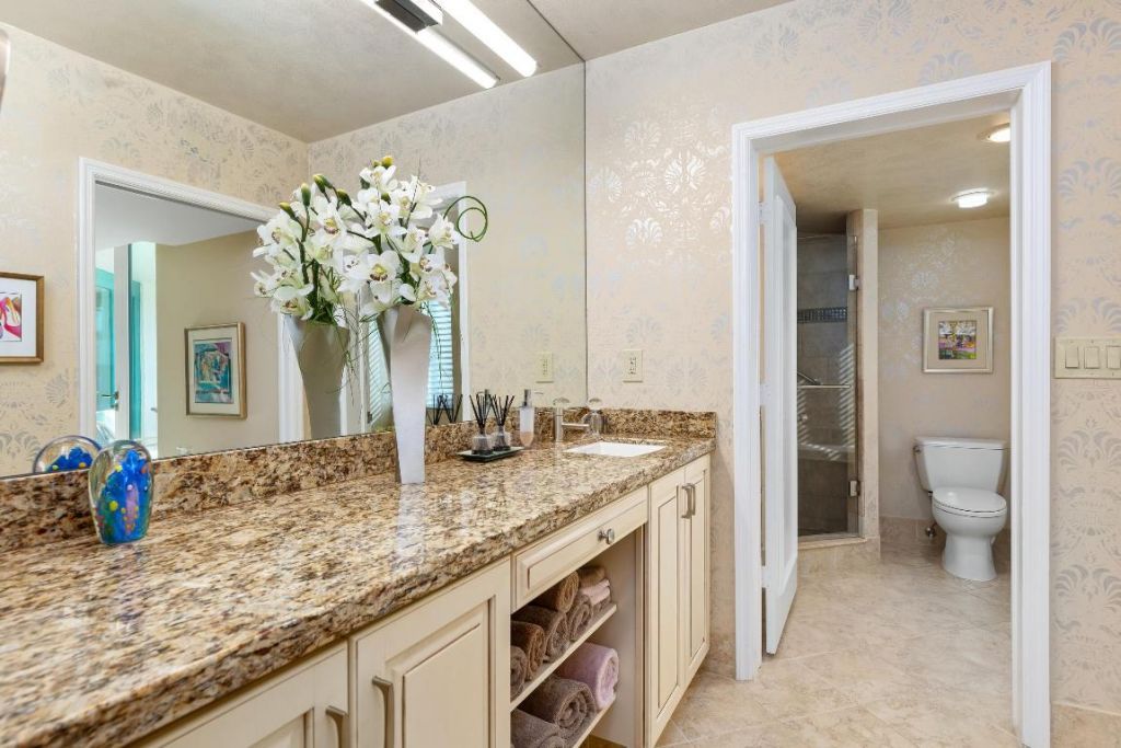 100 SE 5th Avenue, Unit 207, Boca Raton, FL 33432 Photo