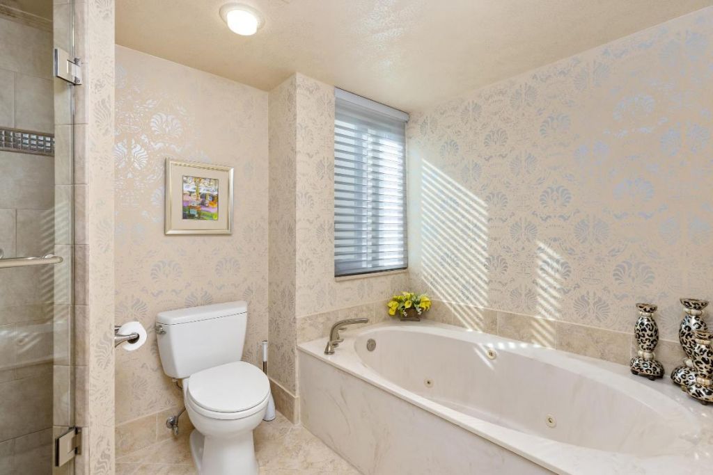 100 SE 5th Avenue, Unit 207, Boca Raton, FL 33432 Photo