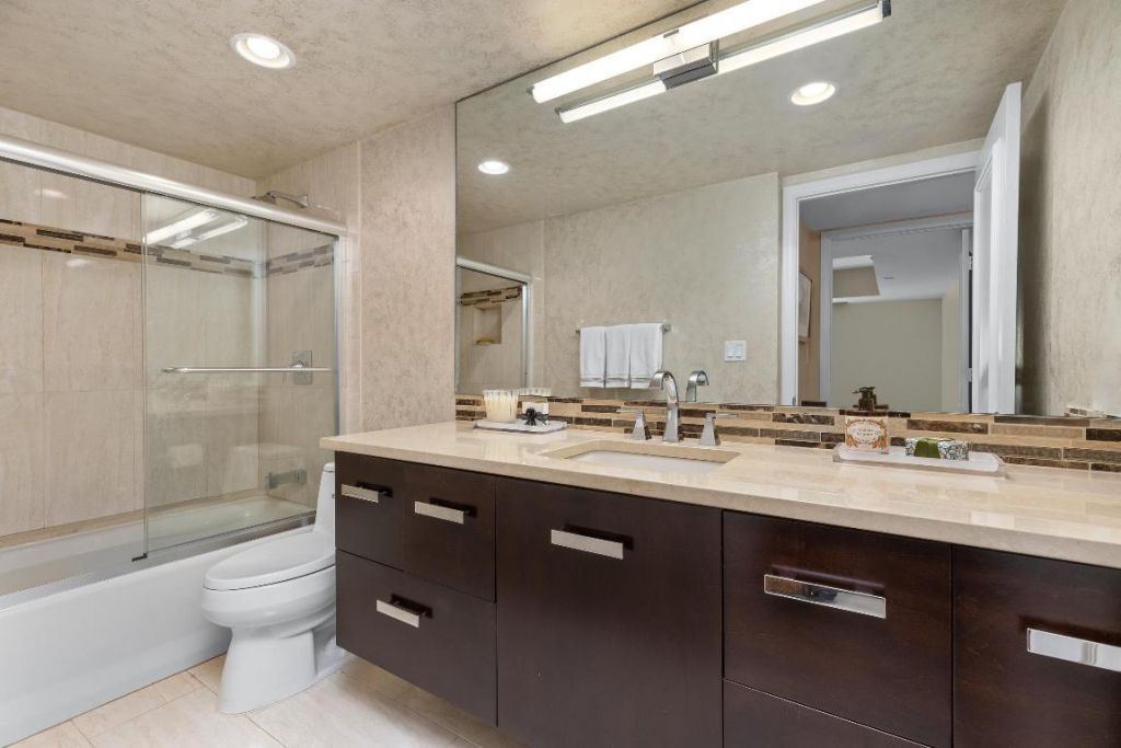 100 SE 5th Avenue, Unit 207, Boca Raton, FL 33432 Photo