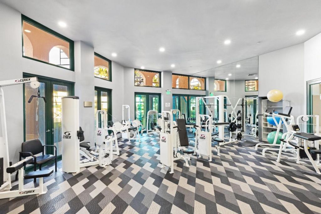 100 SE 5th Avenue, Unit 207, Boca Raton, FL 33432 Photo