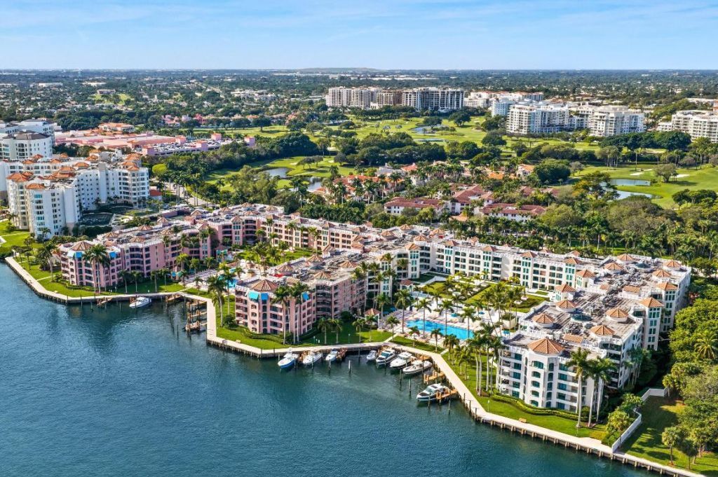 100 SE 5th Avenue, Unit 207, Boca Raton, FL 33432 Photo