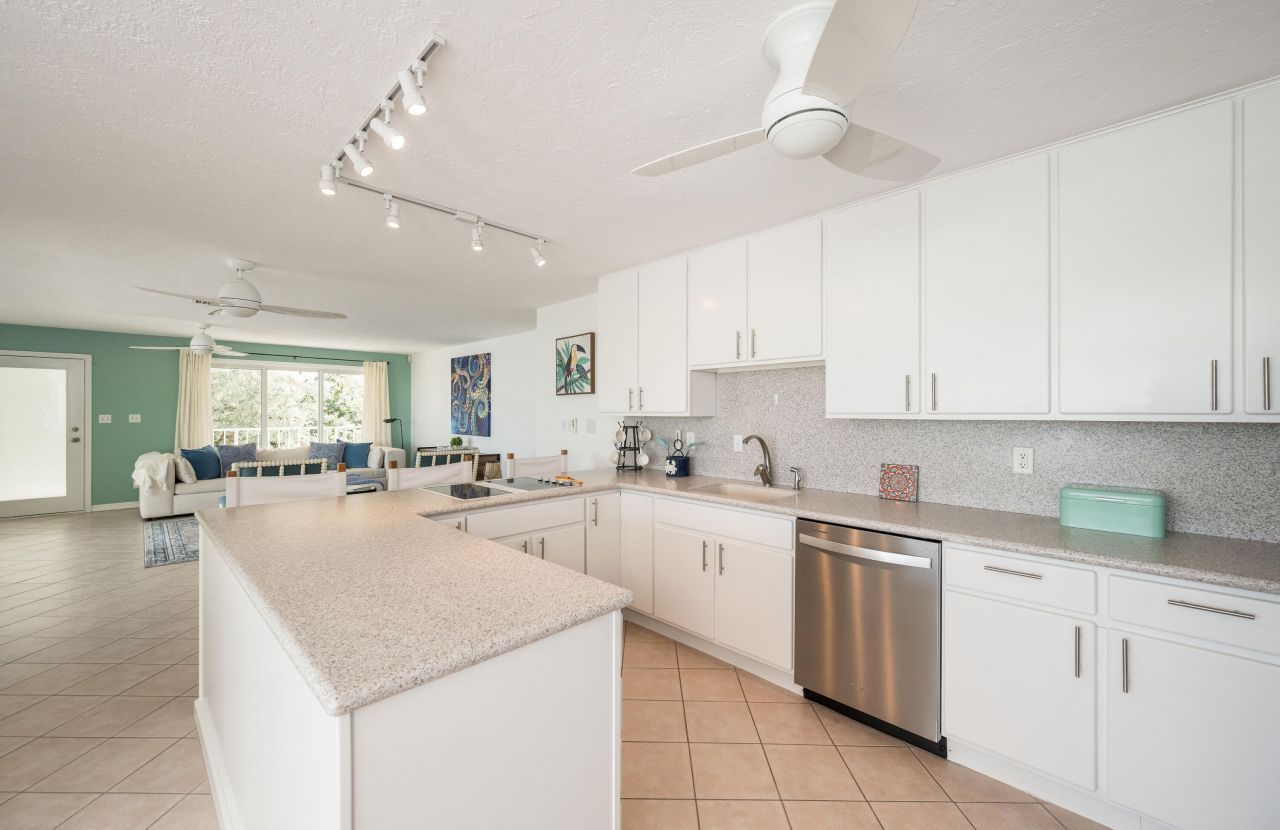 205 S Point Drive, Sugarloaf, FL 33042 Photo
