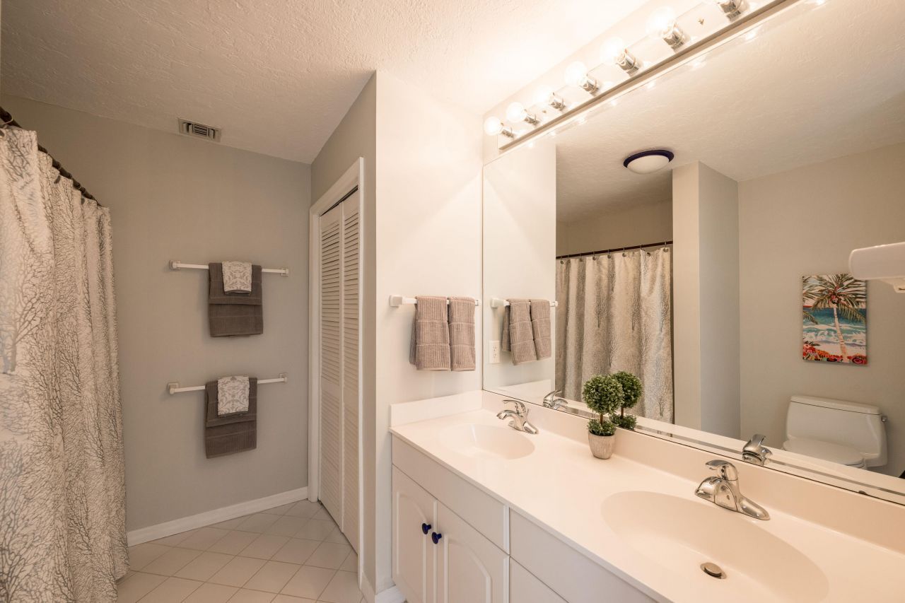 205 S Point Drive, Sugarloaf, FL 33042 Photo