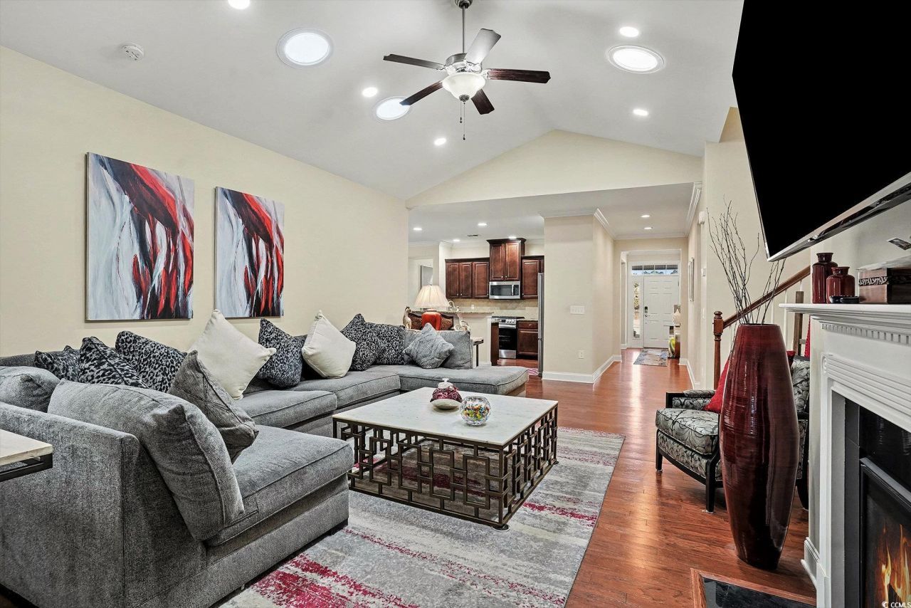 962 Henry James Dr. Photo 6