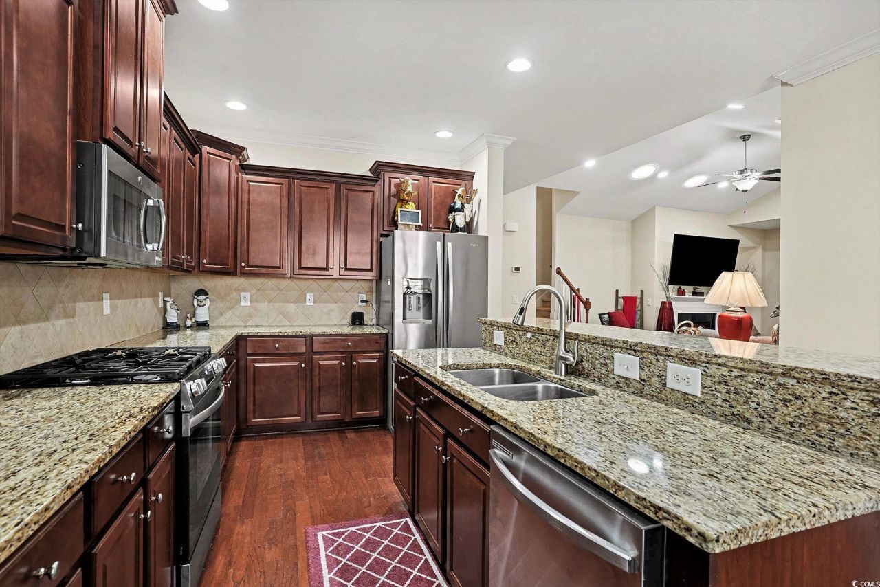 962 Henry James Dr. Photo 8