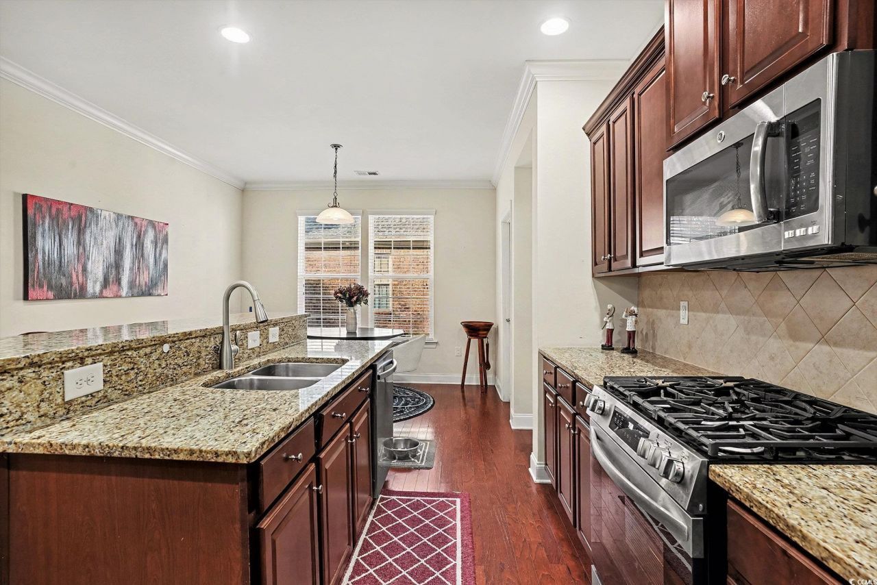 962 Henry James Dr. Photo 9