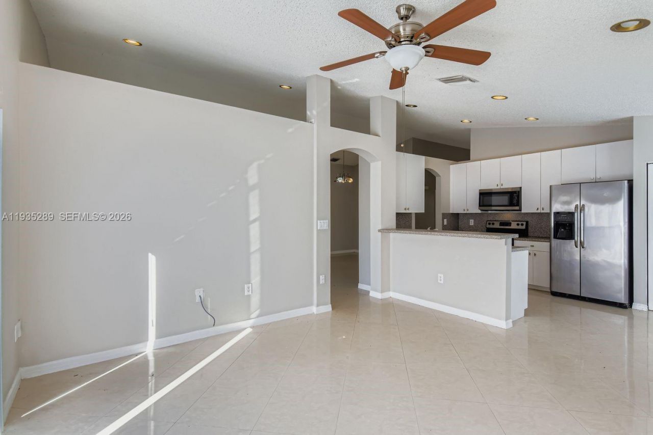 14242 NW 18th Pl, Pembroke Pines, FL 33028 Photo