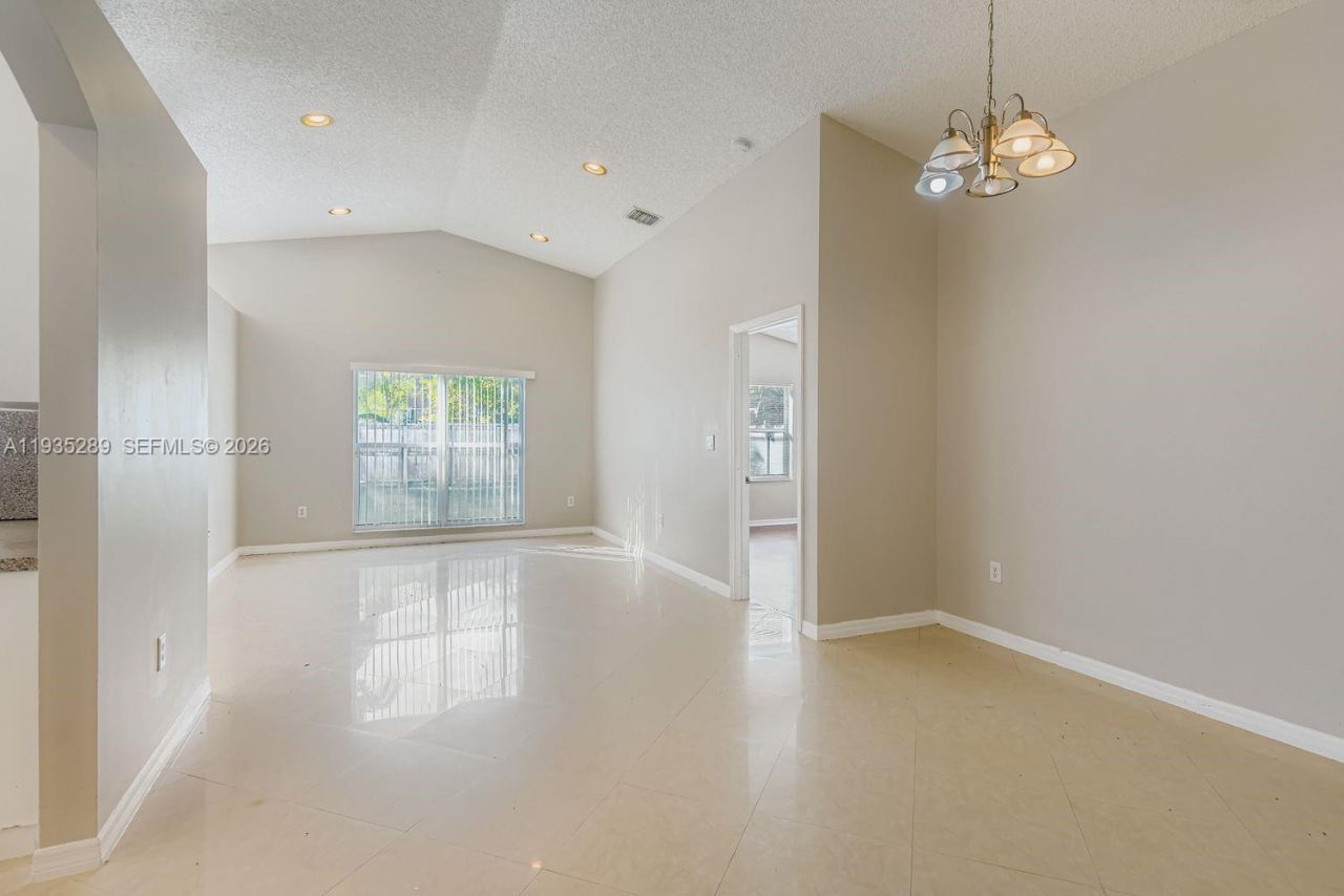 14242 NW 18th Pl, Pembroke Pines, FL 33028 Photo