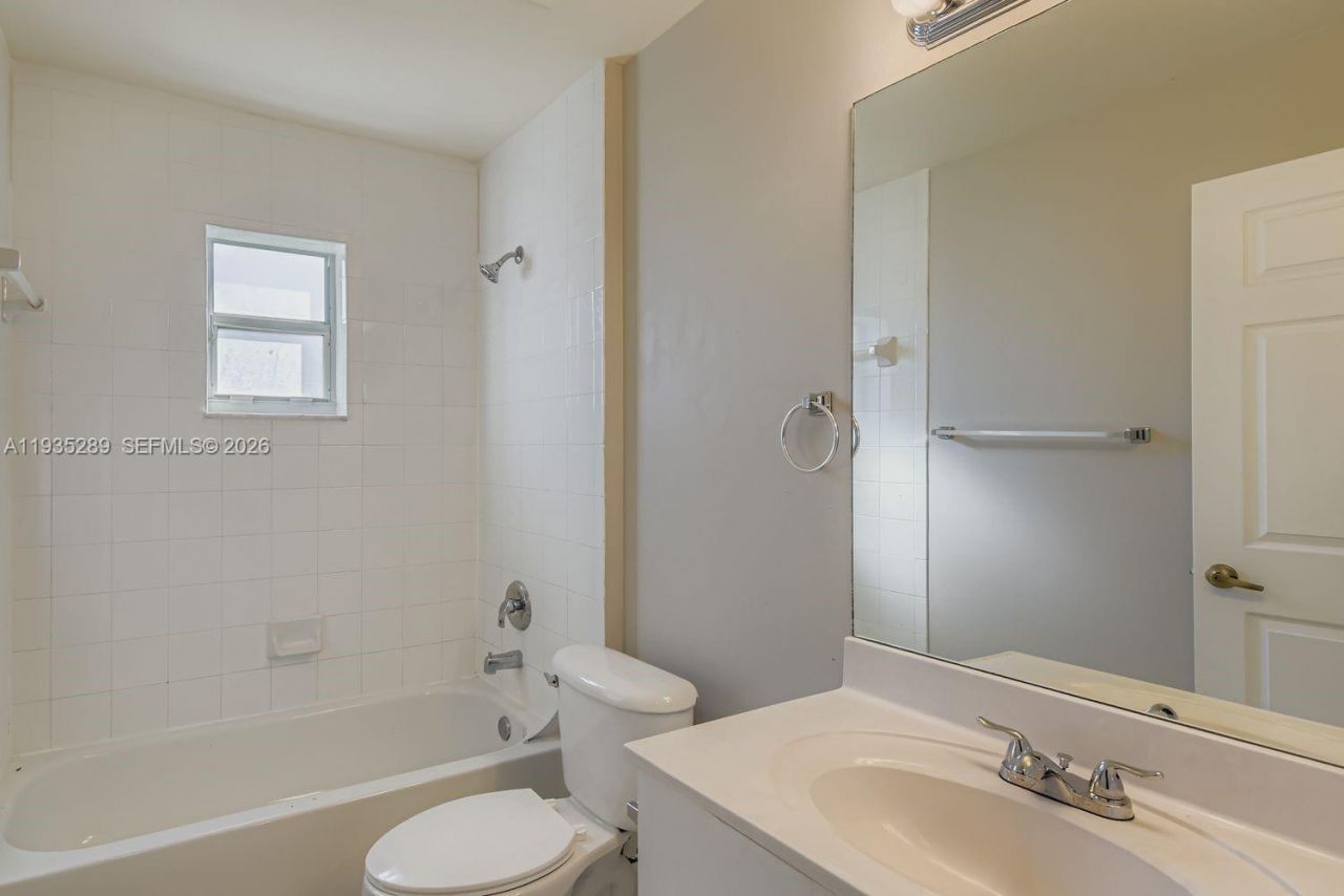 14242 NW 18th Pl, Pembroke Pines, FL 33028 Photo