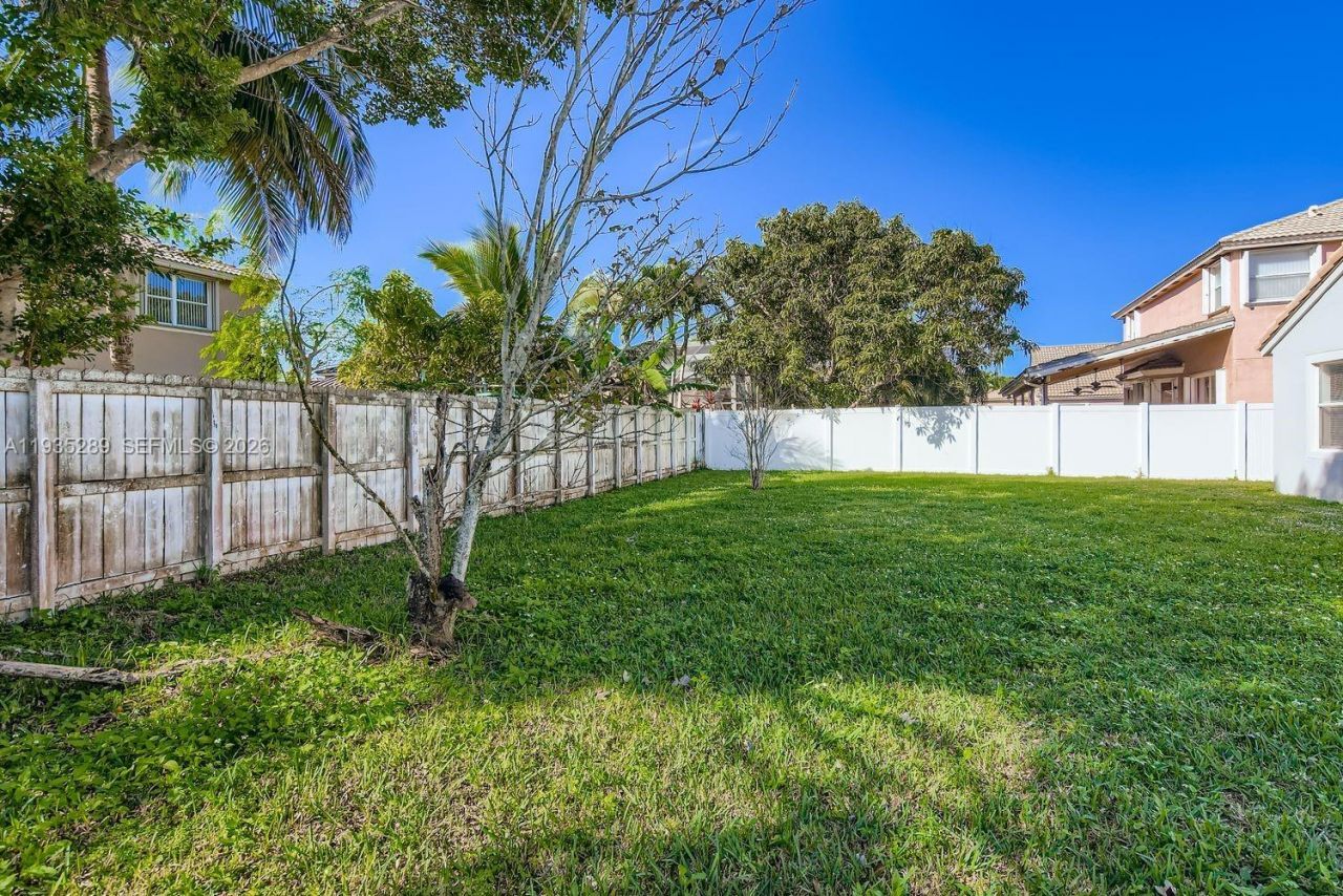 14242 NW 18th Pl, Pembroke Pines, FL 33028 Photo