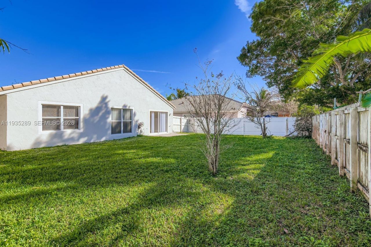 14242 NW 18th Pl, Pembroke Pines, FL 33028 Photo